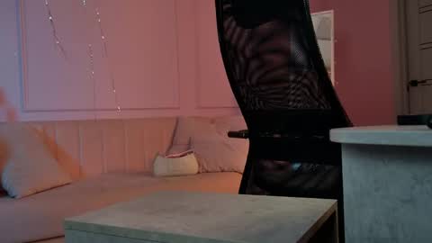 Alice online show from May 17, 9:17 am