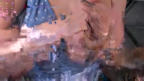 Snapshot of alicelu_ chatting on March 22, 6:50 am Elle online show from March 22, 6:50 am