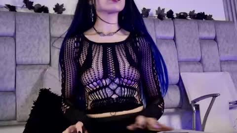 alicenoir_ online show from April 14, 11:22 pm