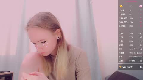 Snapshot of alicenya chatting on March 11, 5:35 am Alice online show from March 11, 5:35 am