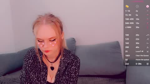 Snapshot of alicenya chatting on April 1, 2:34 am Alice online show from April 1, 2:34 am