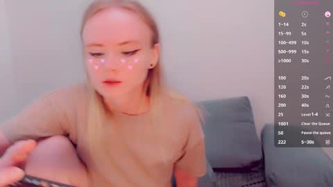 Snapshot of alicenya chatting on April 2, 5:16 am Alice online show from April 2, 5:16 am