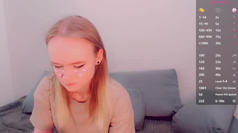 Snapshot of alicenya chatting on April 3, 5:27 am Alice online show from April 3, 5:27 am