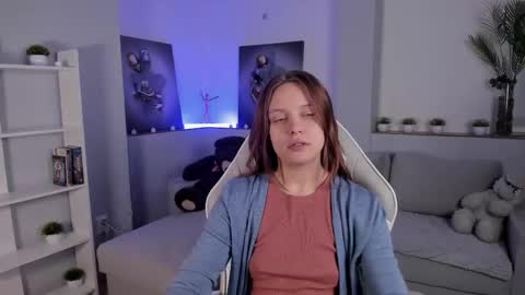 Alice online show from September 19, 1:51 am