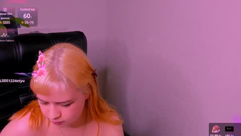 Snapshot of alicepopsy chatting on March 10, 7:18 pm Alice online show from March 10, 7:18 pm