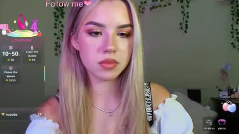 Sweet  Alice online show from September 18, 5:04 pm