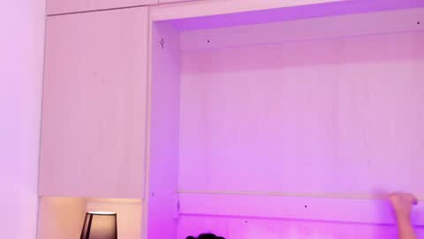 A L I C E  T H U N D E R online show from December 5, 7:27 am