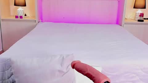 A L I C E  T H U N D E R online show from February 23, 4:17 am