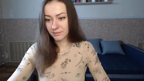 Snapshot of alicewonderful22 chatting on December 12, 7:19 am Alice online show from December 12, 7:19 am