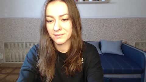 Snapshot of alicewonderful22 chatting on December 17, 4:11 pm Alice online show from December 17, 4:11 pm
