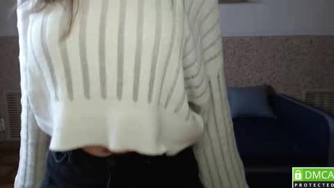 Snapshot of alicewonderful22 chatting on January 10, 6:31 am Alice online show from January 10, 6:31 am