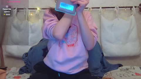 AliceWoolfy online show from December 6, 8:07 pm