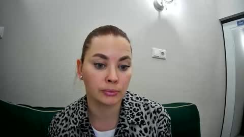 Snapshot of alicexfresh chatting on November 21, 11:42 am AlicexFresh online show from November 21, 11:42 am