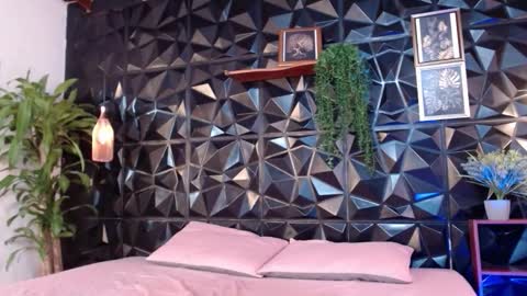 Alicia online show from March 11, 5:52 pm