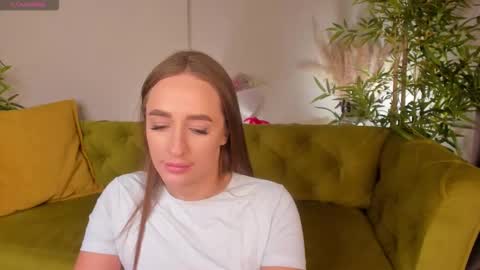 Mia online show from November 12, 2:12 am