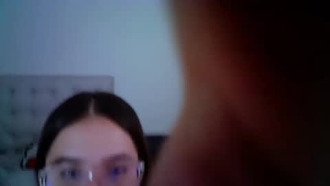 Snapshot of alicia_hotxx chatting on December 9, 6:25 pm alison online show from December 9, 6:25 pm