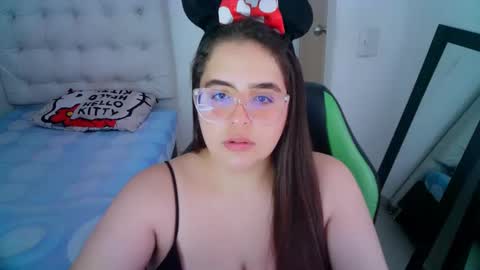 Snapshot of alicia_hotxx chatting on December 17, 7:15 pm alison online show from December 17, 7:15 pm