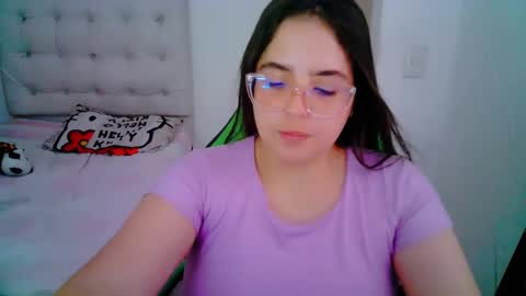 Snapshot of alicia_hotxx chatting on December 28, 12:26 am alison online show from December 28, 12:26 am