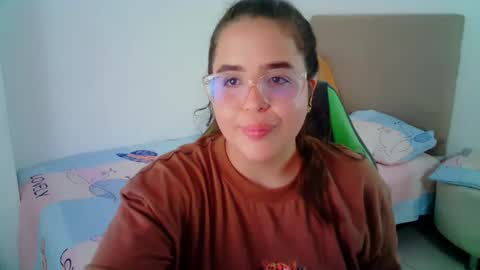 Snapshot of alicia_hotxx chatting on January 14, 6:07 pm alison online show from January 14, 6:07 pm