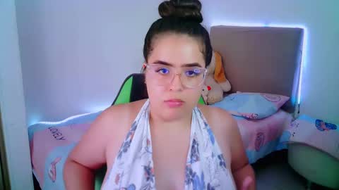 Snapshot of alicia_hotxx chatting on January 31, 7:29 pm alison online show from January 31, 7:29 pm