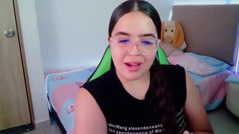 Snapshot of alicia_hotxx chatting on February 6, 6:02 pm alison online show from February 6, 6:02 pm