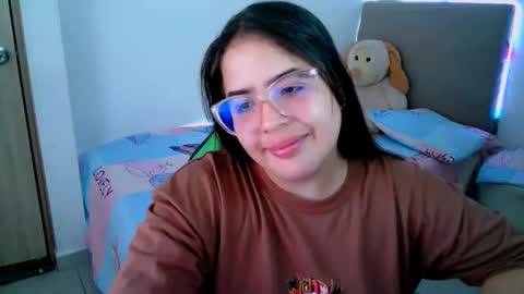 Snapshot of alicia_hotxx chatting on February 18, 5:53 pm alison online show from February 18, 5:53 pm