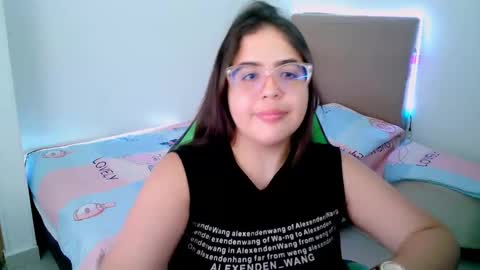 Snapshot of alicia_hotxx chatting on February 19, 7:27 pm alison online show from February 19, 7:27 pm