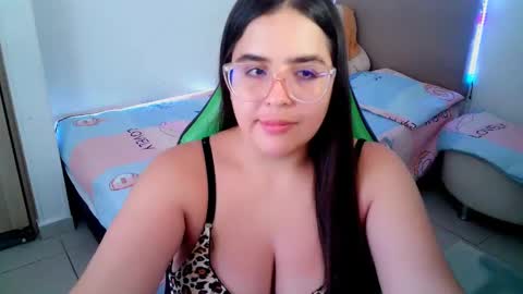 Snapshot of alicia_hotxx chatting on February 20, 6:57 pm alison online show from February 20, 6:57 pm