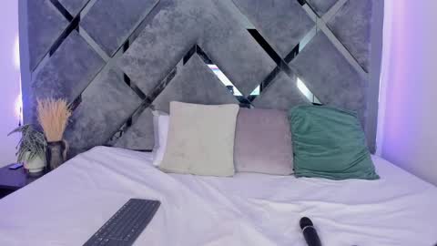 Snapshot of alicia_jerez1 chatting on February 10, 1:22 pm Alice  online show from February 10, 1:22 pm