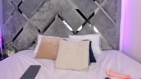 Snapshot of alicia_jerez1 chatting on February 15, 12:37 am Alice  online show from February 15, 12:37 am