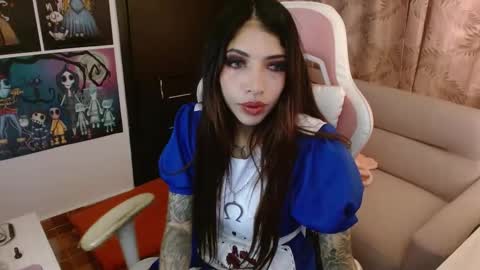 Snapshot of alicia_key_ chatting on October 12, 4:00 am ALICIA online show from October 12, 4:00 am