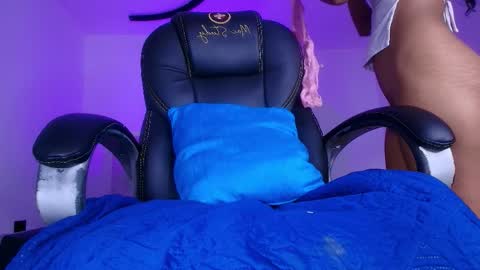 Alicia Kyse  online show from February 19, 3:02 am