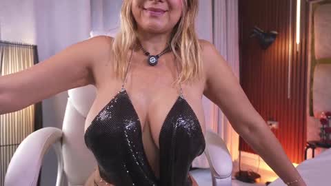 Snapshot of alicia_lang chatting on March 24, 8:58 pm Alicia Lang online show from March 24, 8:58 pm