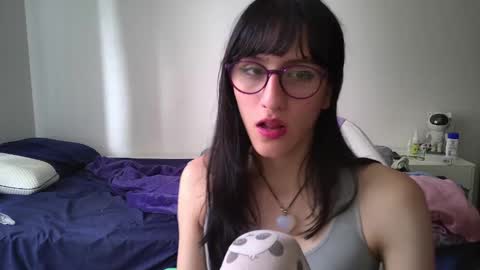 Snapshot of alicia_love29 chatting on February 3, 9:07 pm Alice online show from February 3, 9:07 pm