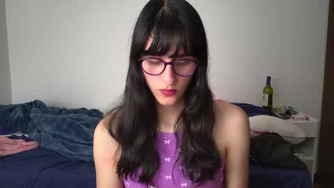 Snapshot of alicia_love29 chatting on February 22, 5:57 pm Alice online show from February 22, 5:57 pm