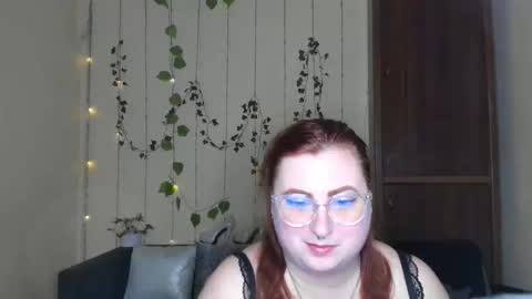 Alicia online show from May 3, 11:27 am