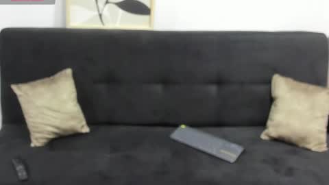 Snapshot of alicia_thomson1 chatting on April 7, 12:11 am Alicia Thomson online show from April 7, 12:11 am