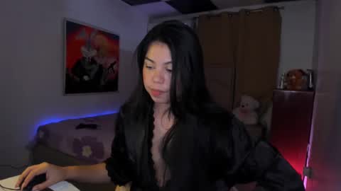 Snapshot of aliciabiden chatting on December 4, 6:11 am aliciabiden online show from December 4, 6:11 am