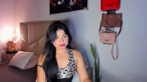 Snapshot of aliciabiden chatting on September 23, 3:20 am aliciabiden online show from September 23, 3:20 am