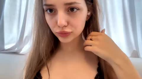Snapshot of aliciacampbellia chatting on May 19, 8:42 am Alice online show from May 19, 8:42 am