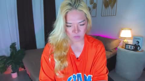 Snapshot of aliciacum chatting on November 15, 11:40 am aliciacum online show from November 15, 11:40 am