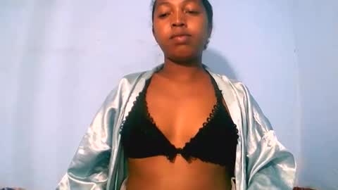 alicianah online show from January 6, 6:44 pm