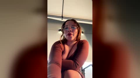 Alicia  online show from May 17, 12:52 am