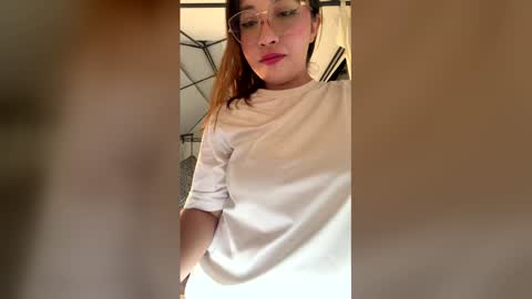 Alicia  online show from May 18, 1:45 am