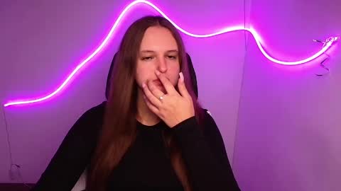 Snapshot of alicie_dream_ chatting on October 8, 12:03 pm Alicie online show from October 8, 12:03 pm