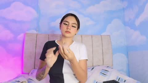 Aliclark online show from April 1, 7:11 pm