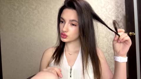 Snapshot of alidagenthner chatting on February 21, 3:35 pm Niki online show from February 21, 3:35 pm