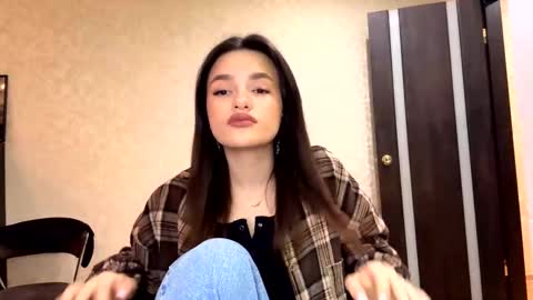 Snapshot of alidagenthner chatting on March 11, 2:34 pm Niki online show from March 11, 2:34 pm