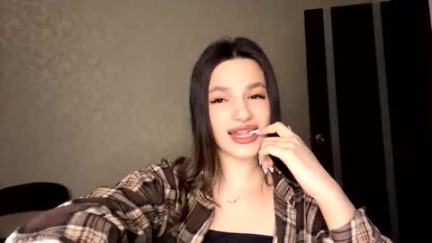 Snapshot of alidagenthner chatting on March 19, 3:27 pm Niki online show from March 19, 3:27 pm