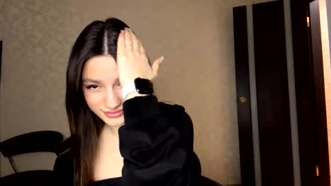 Snapshot of alidagenthner chatting on March 27, 3:34 pm Niki online show from March 27, 3:34 pm